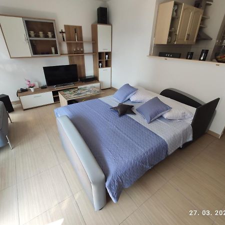 Apartman Antonela With Free Garage Parking Apartment Split Exterior photo