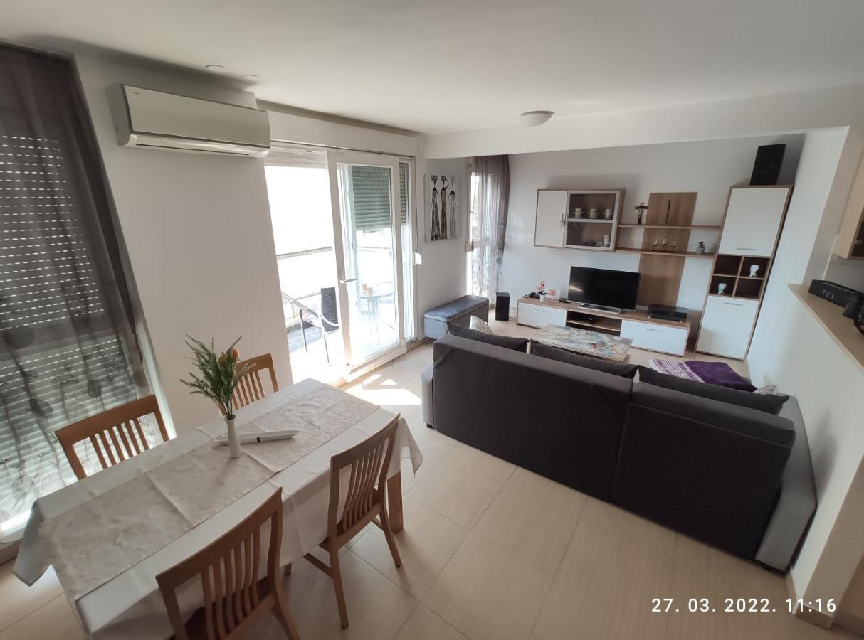 Apartman Antonela With Free Garage Parking Apartment Split Exterior photo