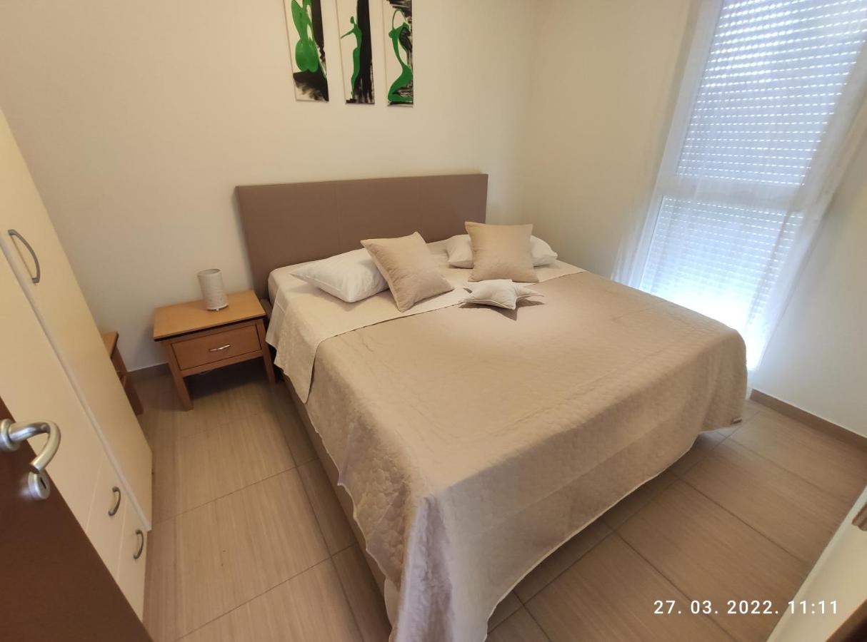 Apartman Antonela With Free Garage Parking Apartment Split Exterior photo