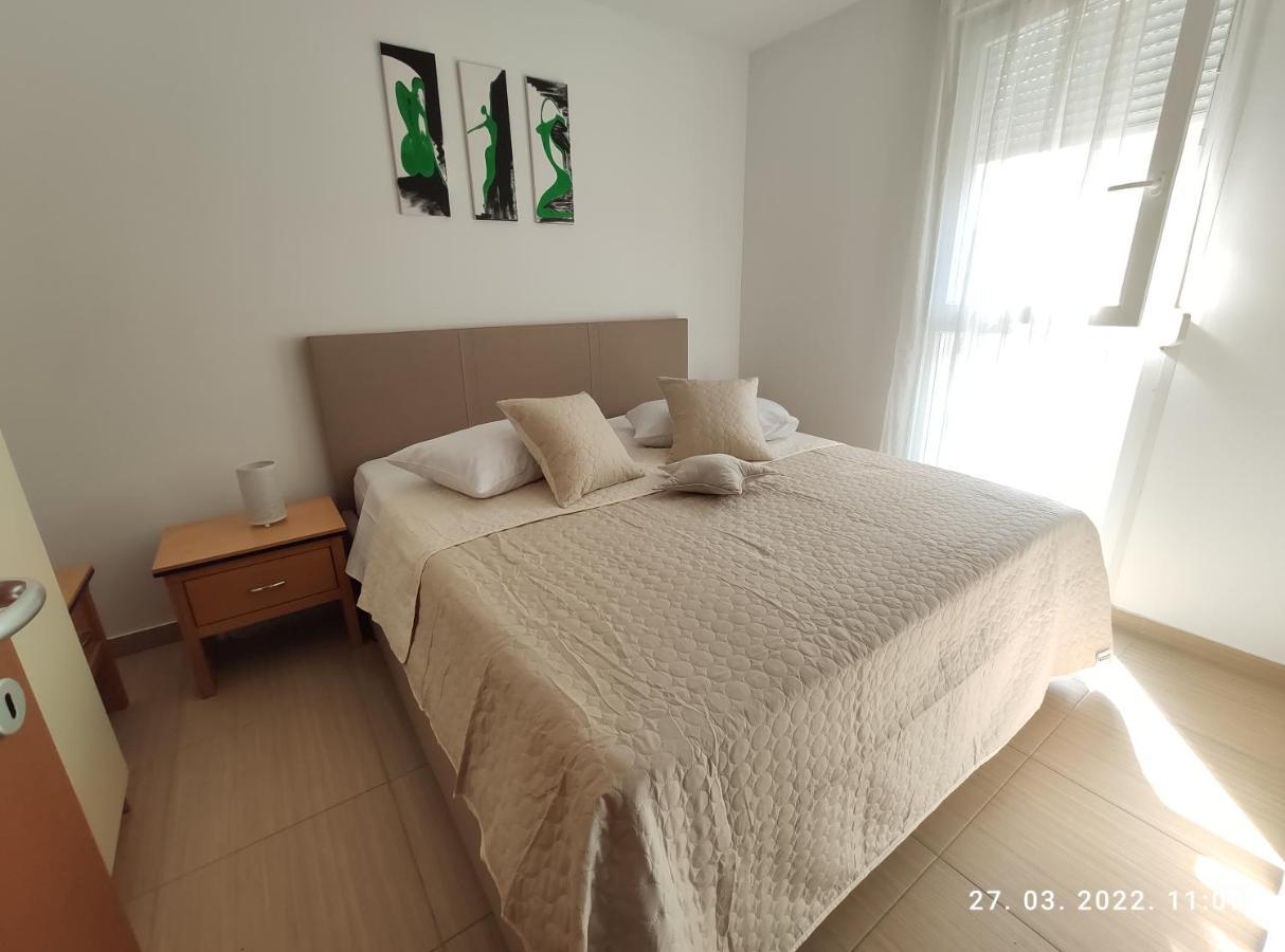 Apartman Antonela With Free Garage Parking Apartment Split Exterior photo