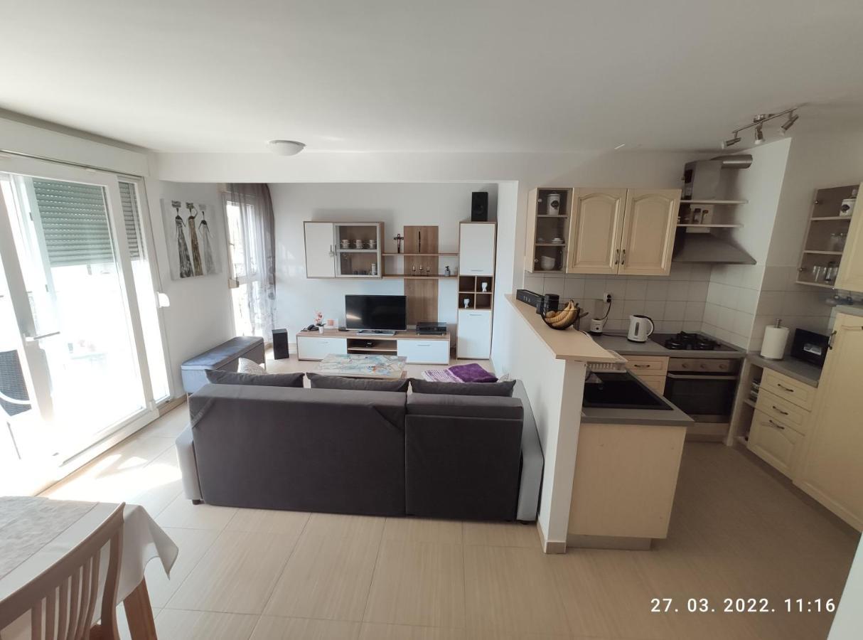 Apartman Antonela With Free Garage Parking Apartment Split Exterior photo
