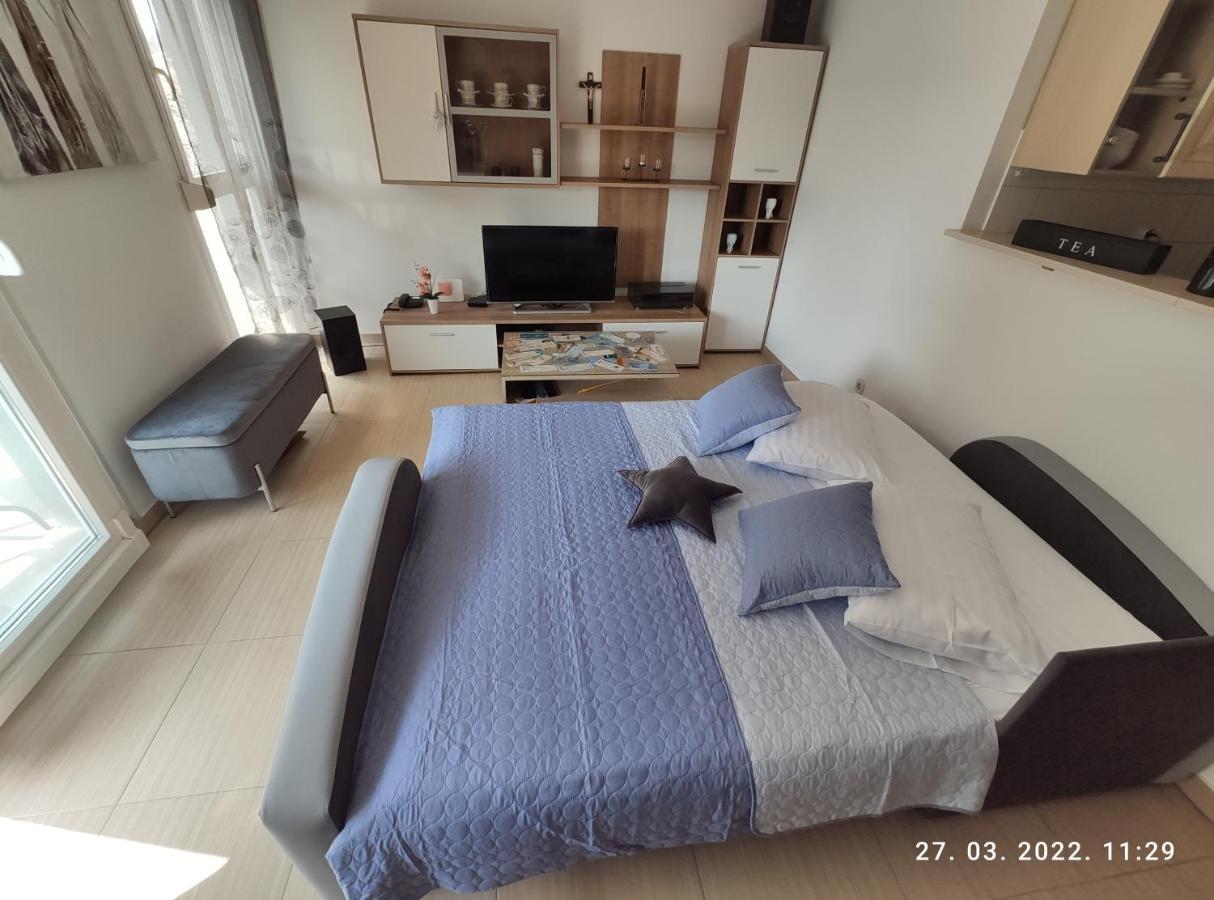 Apartman Antonela With Free Garage Parking Apartment Split Exterior photo